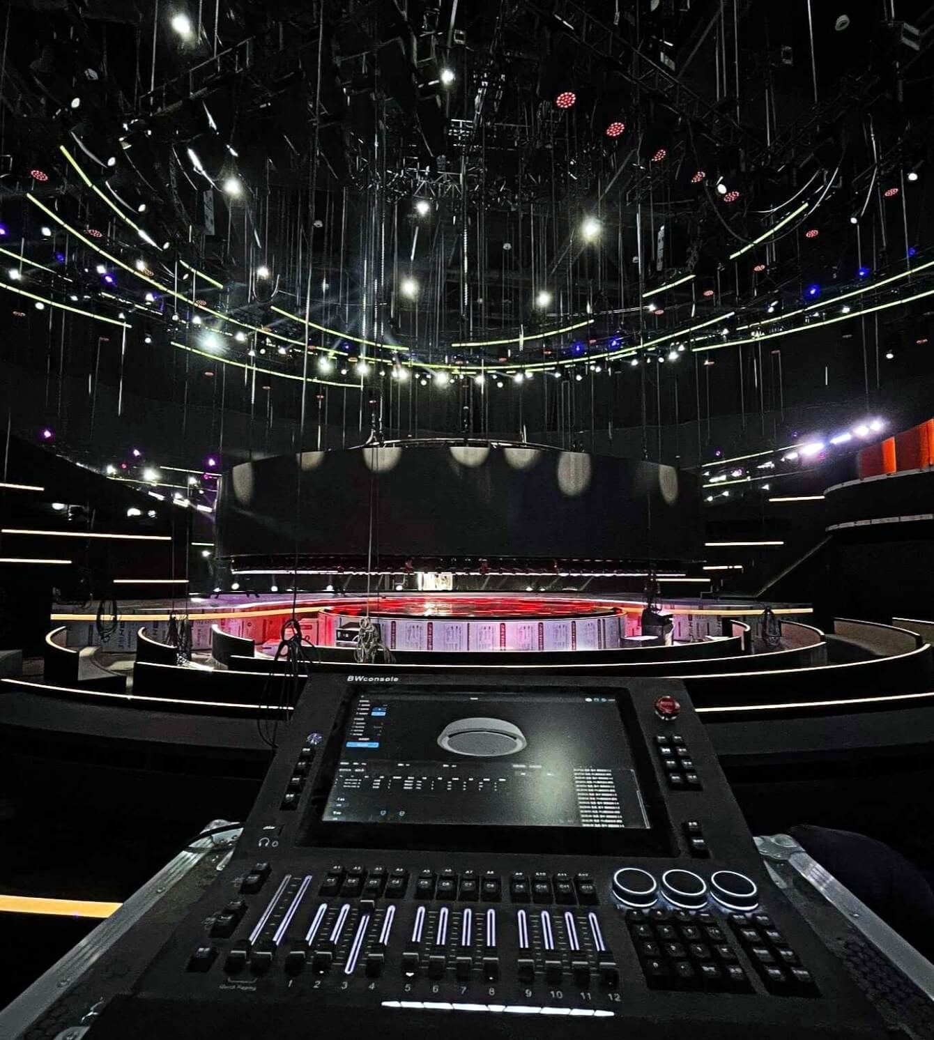 Show Control Console for Stage Automation